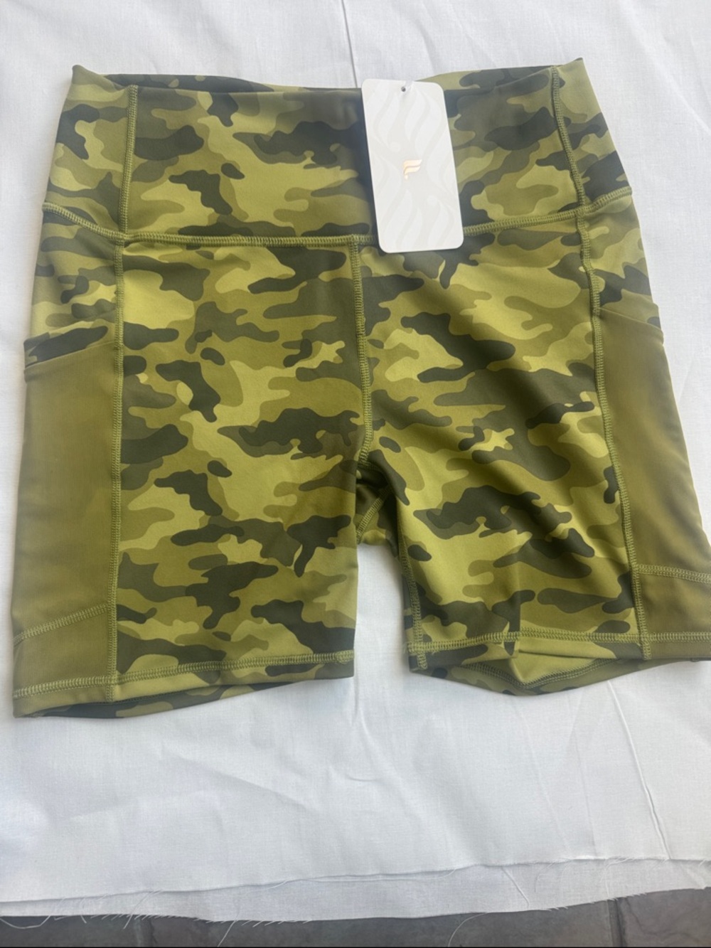 Fabletics Powerhold Womens High Waist Bike Shorts Green Camo Mesh S  6” Pockets